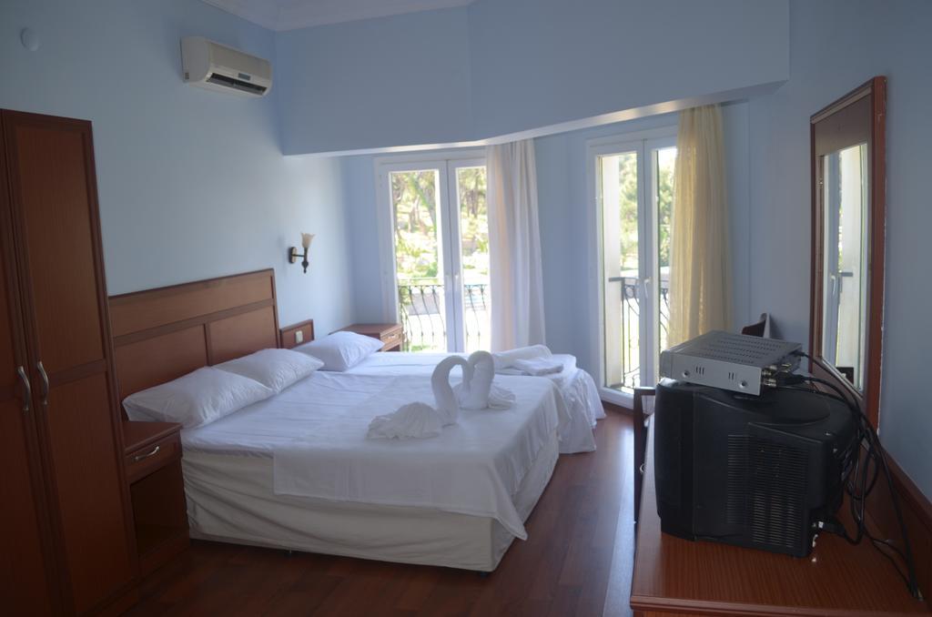 Silva Hotel ไอวาลิค ภายนอก รูปภาพ