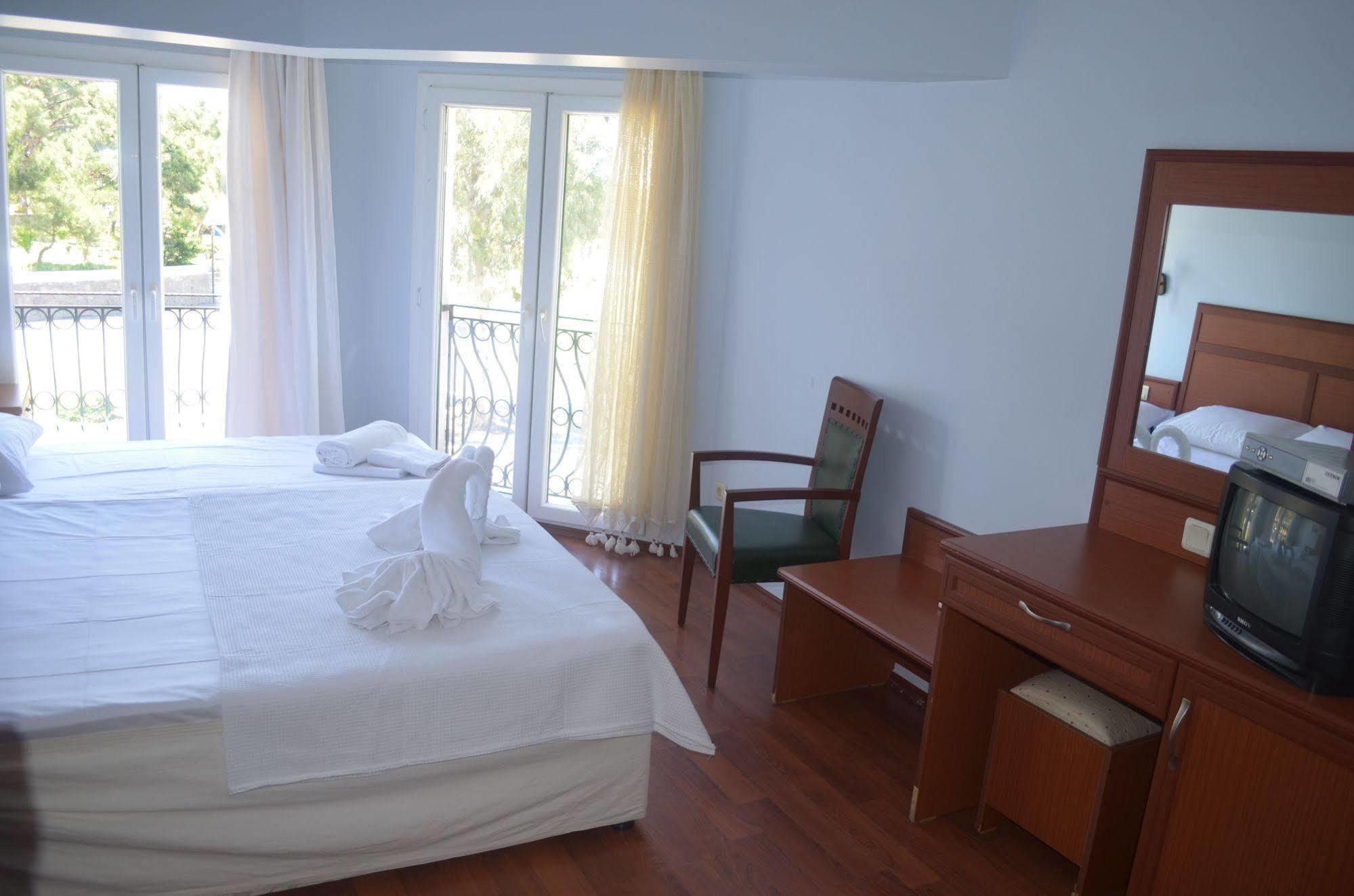 Silva Hotel ไอวาลิค ภายนอก รูปภาพ