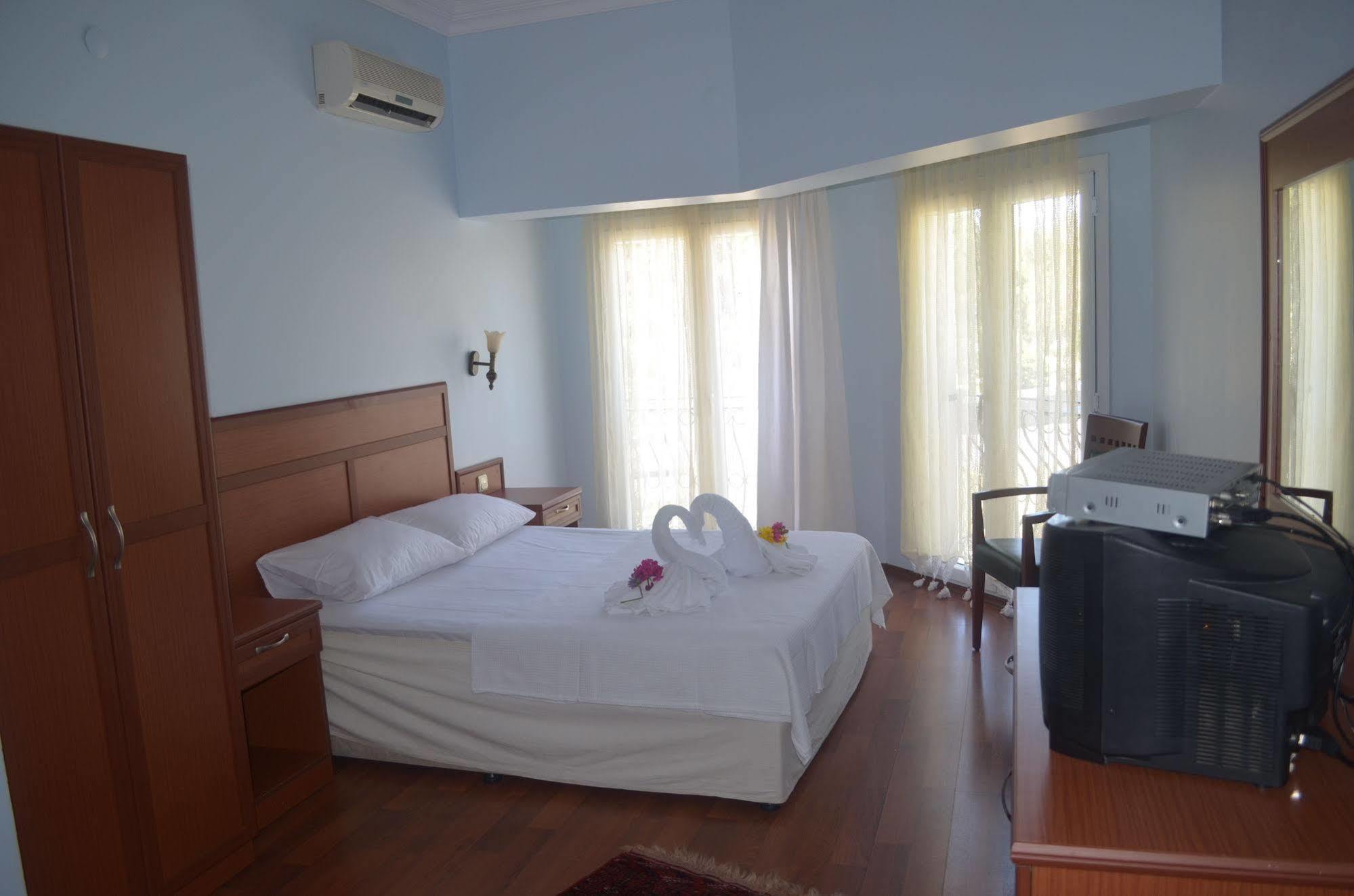 Silva Hotel ไอวาลิค ภายนอก รูปภาพ